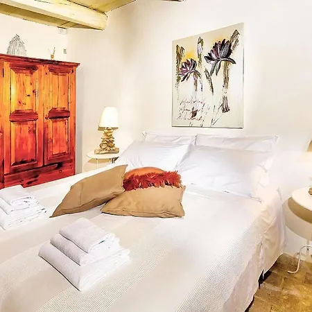 Apartamento Sleeps 2 With Pool