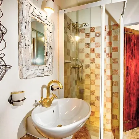 Sleeps 2 With Pool Galera